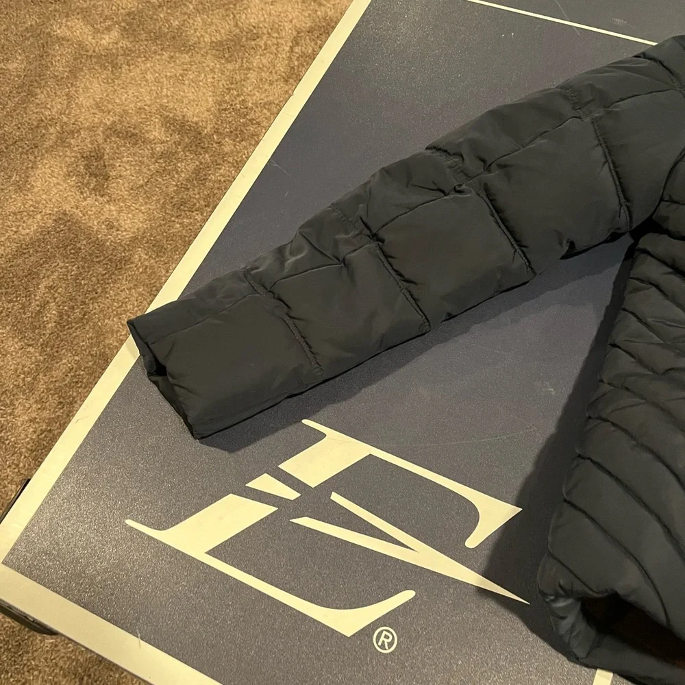 Women’s Navy Puffer Jacket - Picture 8 of 9